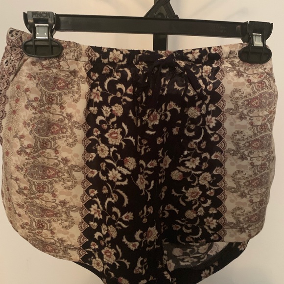 Short & Top Set - Picture 4 of 4